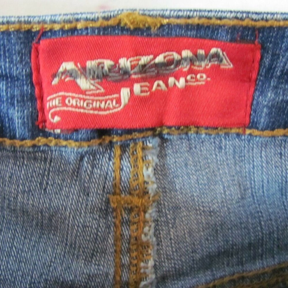 Arizona Jeans Capris Junior's Size 14 (30 x 19) Medium Wash Medium Rise New - Picture 4 of 10